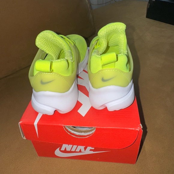 Nike presto volt & white. Size 10 C. Excellent used condition - Picture 4 of 5